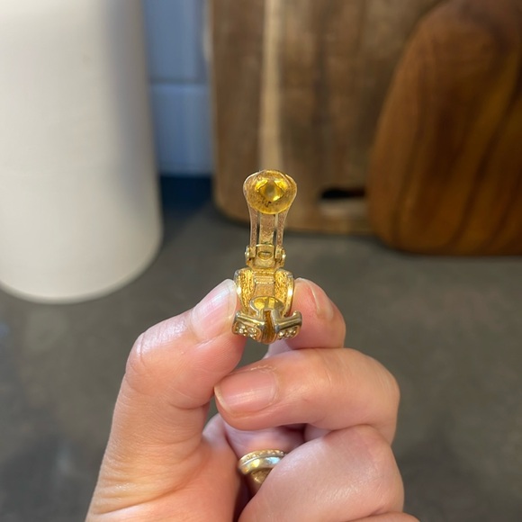 Christian Dior Oversized Gold Plated Clip on earrings - Picture 6 of 9